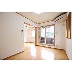 コンフォート・ブラウニー 205 2階1LDKのリビング/ダイニング