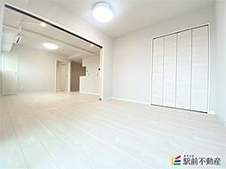 adorable 502 5階1LDKのリビング/ダイニング