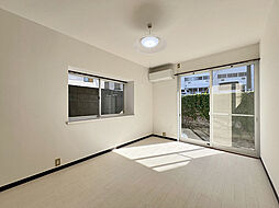 アデュＹ 105 1階1Kのリビング/ダイニング