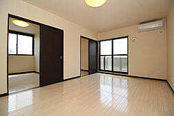 ガーデニア 201 2階2LDKのリビング/ダイニング