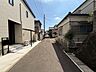 外観：前面道路含む現地写真