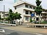 周辺：牛久市立牛久第二小学校 徒歩15分。 1160m