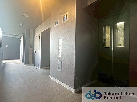 便利なエレベーター付き