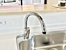 設備：センサーに手をかざすだけで吐水／止水ができるタッチレス水栓　