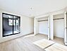 室内：収納が充実しているので、居住スペースを広く使えます。 
