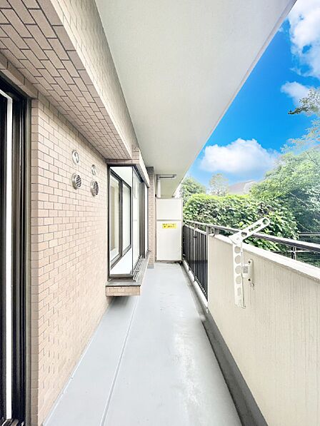 心地よい風を感じながらお洗濯物が干せそうです