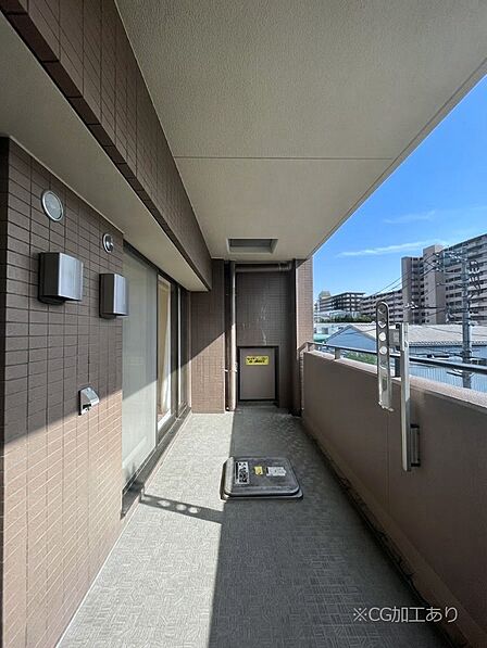 テラスでは心地よい風を感じながらお洗濯物が干せそう！  