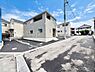 外観：前面道路はきちんと整備されています  
