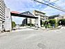 エントランス：落ち着いた雰囲気のエントランス