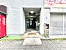 エントランス：落ち着いた雰囲気のエントランス