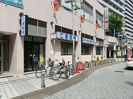 病院 500m 仁愛医院