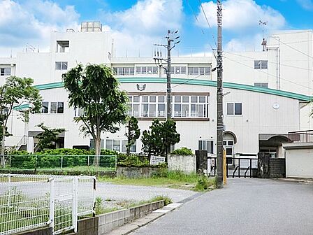 中学校 1300m 松戸市立小金南中学校