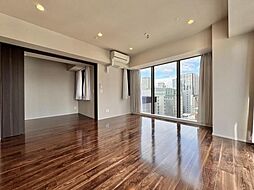 〜リビングダイニング〜 2面採光でとにかく明るいです。広さも確保されているので長時間、楽しく過ごせます。