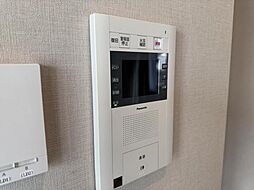〜インターホン〜 モニター付きのインターホンでセキュリティー対策もばっちりです。