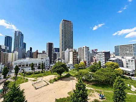 前を遮る建物がないため、眺望良好です。