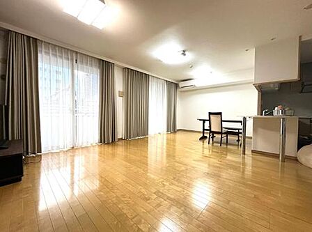 20.3帖のLDKです。 広々とした開放的な空間です。