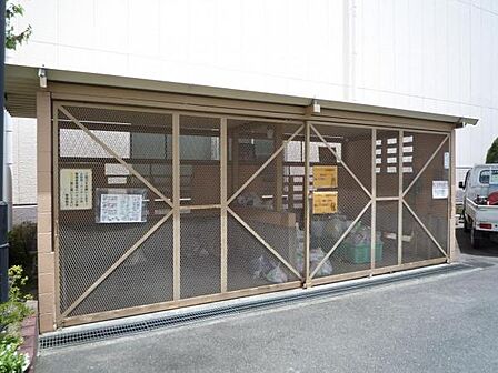 ~ゴミ置き場~ 清潔に保たれたゴミ置き場です。