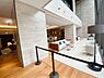 その他：＼ラウンジ／ コンシェルジュおり、マンション内の事はお気軽に問合せ出来ます。