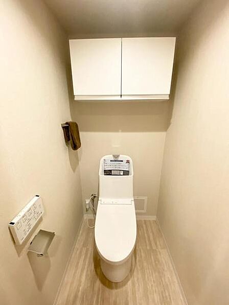 毎日使う場所だからこそ、清潔感と使いやすさを重視。 快適に使えるトイレ空間です。  【即日案内可】お問い合わせは朝日住宅まで