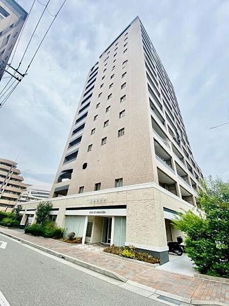 「忙しくても家探しがスムーズに！」  当社では、専用のオンラインサイトで物件をご提案。  即日案内も対応可能です。  ご家族でご自宅にいながら簡単に比較できるとご好評いただいています。