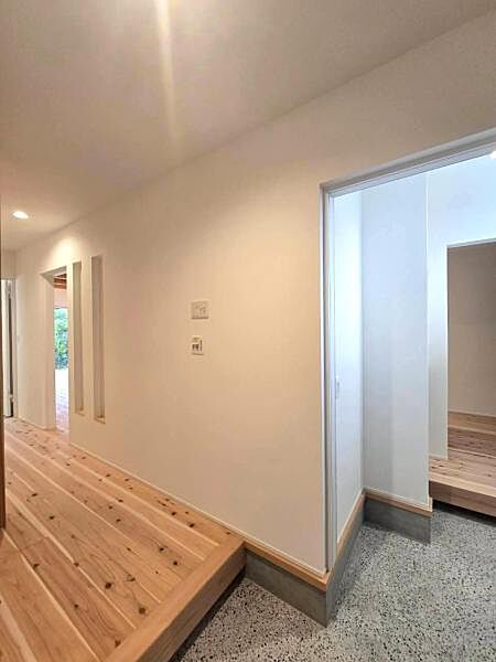 玄関を拡大表示