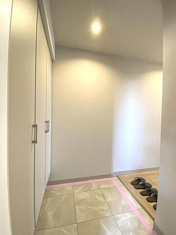 玄関 ルネ・上野桜木 7階/-