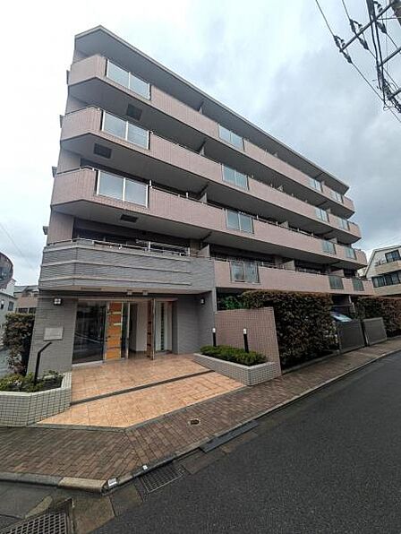 趣のあるマンション外観、2005年築の洗練されたデザインのマンション