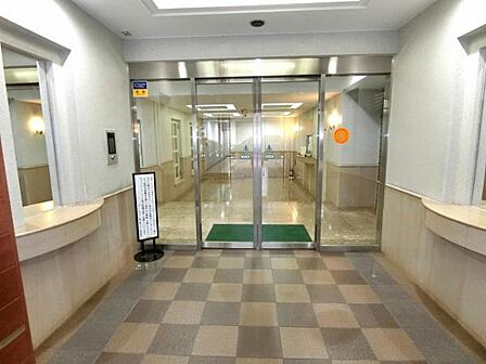 TVモニター付オートロックで安心のセキュリティ。