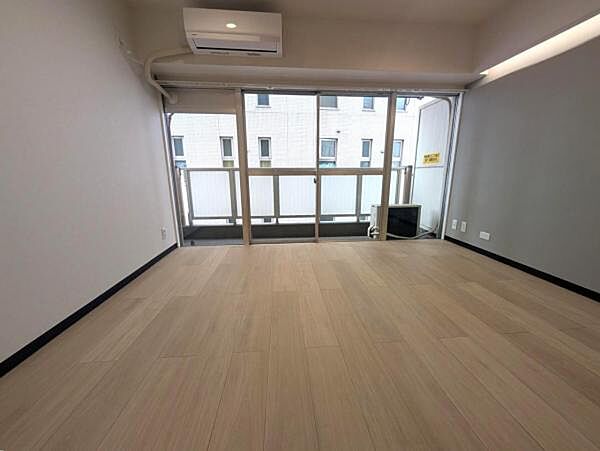 洋室を拡大表示