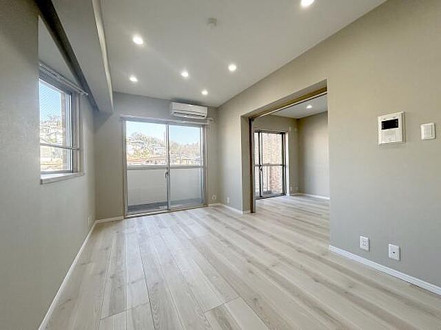 リビング/ダイニング 日野市三沢3丁目