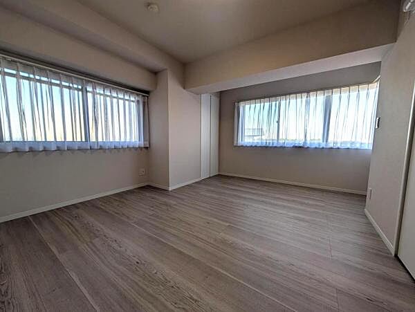 洋室を拡大表示