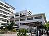 周辺：公立学校共済組合　近畿中央病院の外観