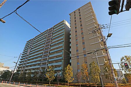 クラッシィハウス尼崎GRANDPLACEの外観（南西側から）