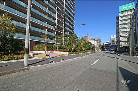 敷地東側の前面道路