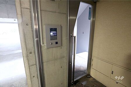 駐車場側の出入り口