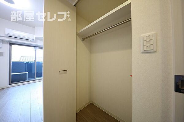 プレサンス新栄リベラ