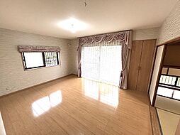 登美ヶ丘5丁目　戸建 6LDKのリビング/ダイニング