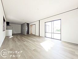 香芝市逢坂8丁目　中古一戸建て 5LDKのリビング/ダイニング