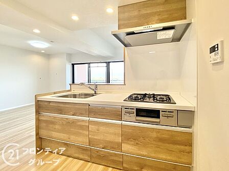 対面式キッチンで、ご家族とお話しながらお料理ができる楽しい空間です