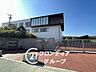 周辺：王寺町立王寺南義務教育学校畠田学舎 徒歩7分。 490m