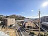 その他：バルコニーは、広々とした空間で多方向からの景色を楽しめ、開放感がありリラックスできる場所です！