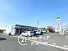 周辺：ファミリーマート天理柳本店 徒歩7分。 490m