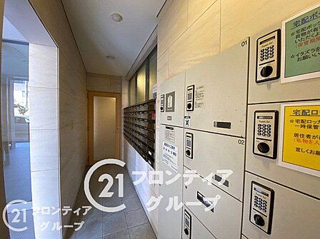 整然と並んだ集合ポストとセキュリティ性の高いキーボックスが毎日の安心を守る共用部です!明るく清潔感に満ちた廊下まわりがプライベートな時間へのスムーズな切り替えを支えます