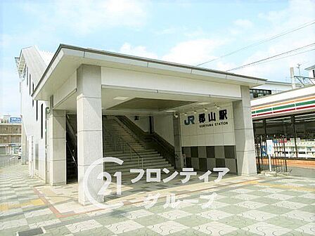 郡山駅(JR西日本 関西本線) 徒歩9分。 820m