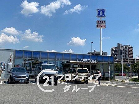 ローソン京田辺山手西店 徒歩9分。 690m