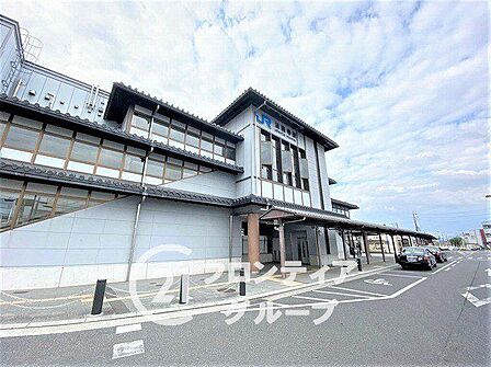 法隆寺駅(JR西日本 関西本線) 徒歩9分。 700m