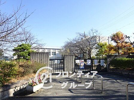 橿原市立晩成小学校 徒歩19分。 1500m