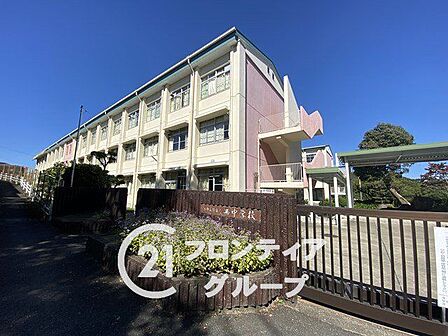 天理市立西中学校 徒歩27分。 2130m