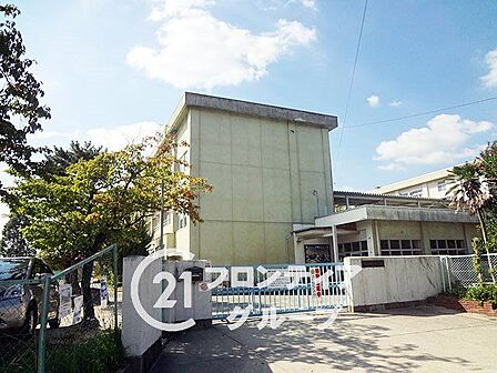 奈良市立伏見小学校 徒歩14分。 1090m