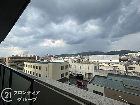 マイホームは一生に一度の大きな買い物だからこそ、納得いくまで情報を集めてほしいと思います。疑問はどんどんスタッフにぶつけてください